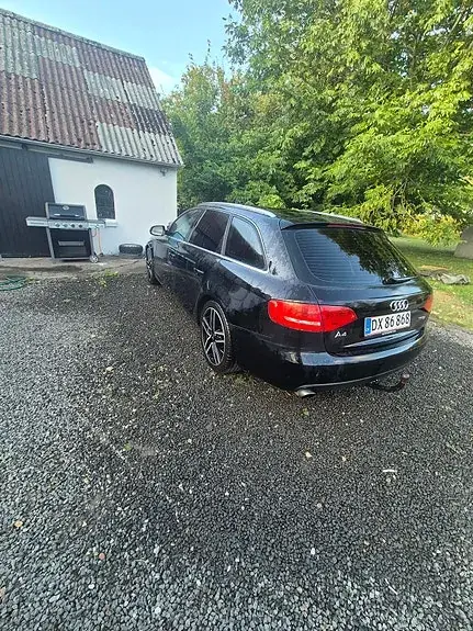 Audi A4 2010 photo 4