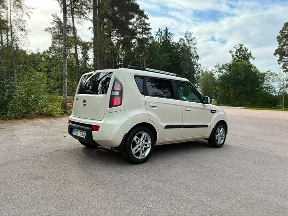 Kia Soul 2010 photo 2
