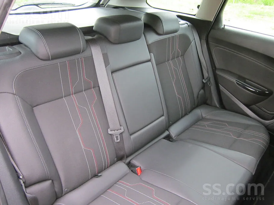 Opel Astra 2012 photo 5