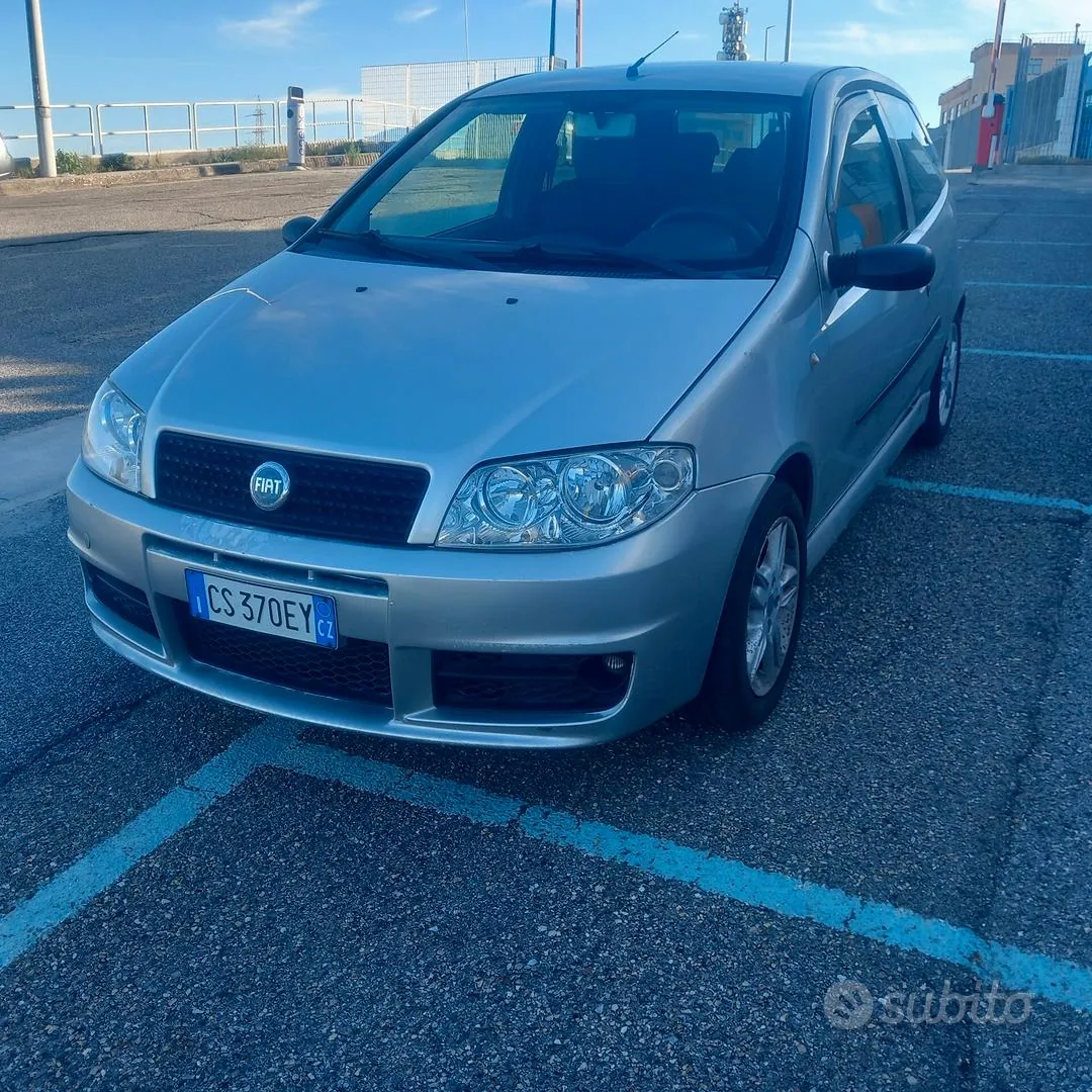 Fiat Punto 2004 photo 2