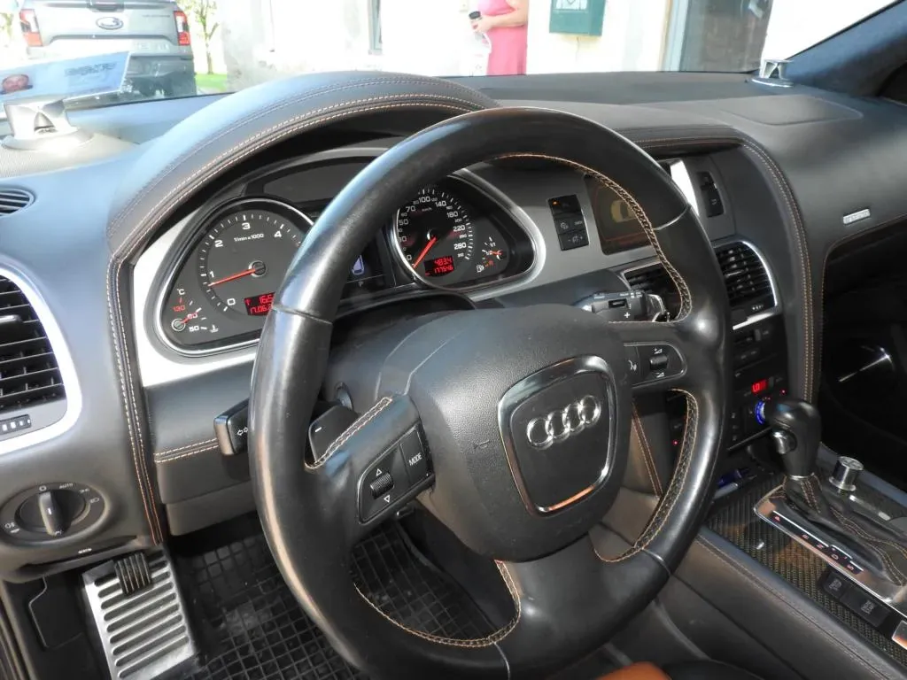 Audi Q7 2009 photo 3