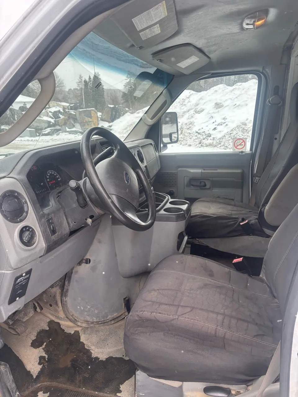 Ford Econoline 2015 photo 5