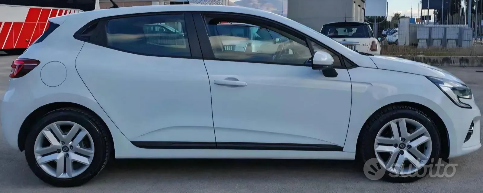 Renault Clio 2021 photo 2