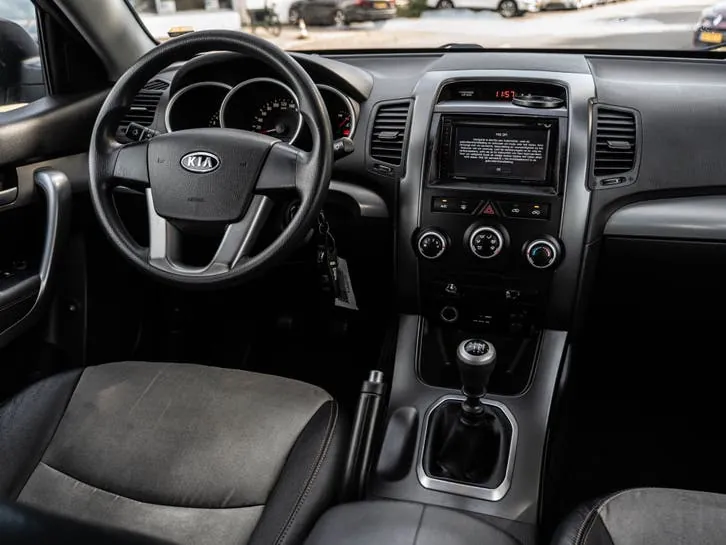 Kia Sorento 2011 photo 2