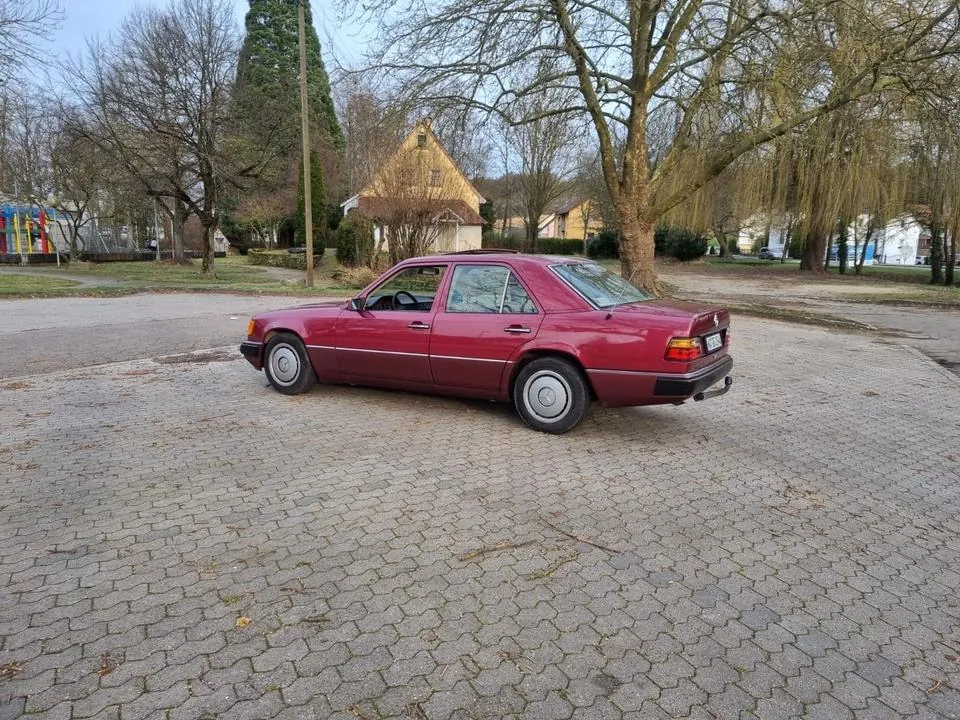 Mercedes-Benz W124