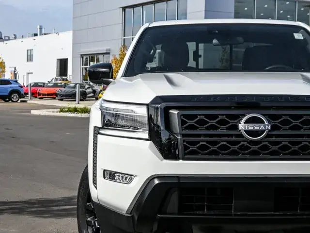 Nissan Frontier 2023 photo 5