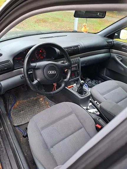Audi A4 1998 photo 2