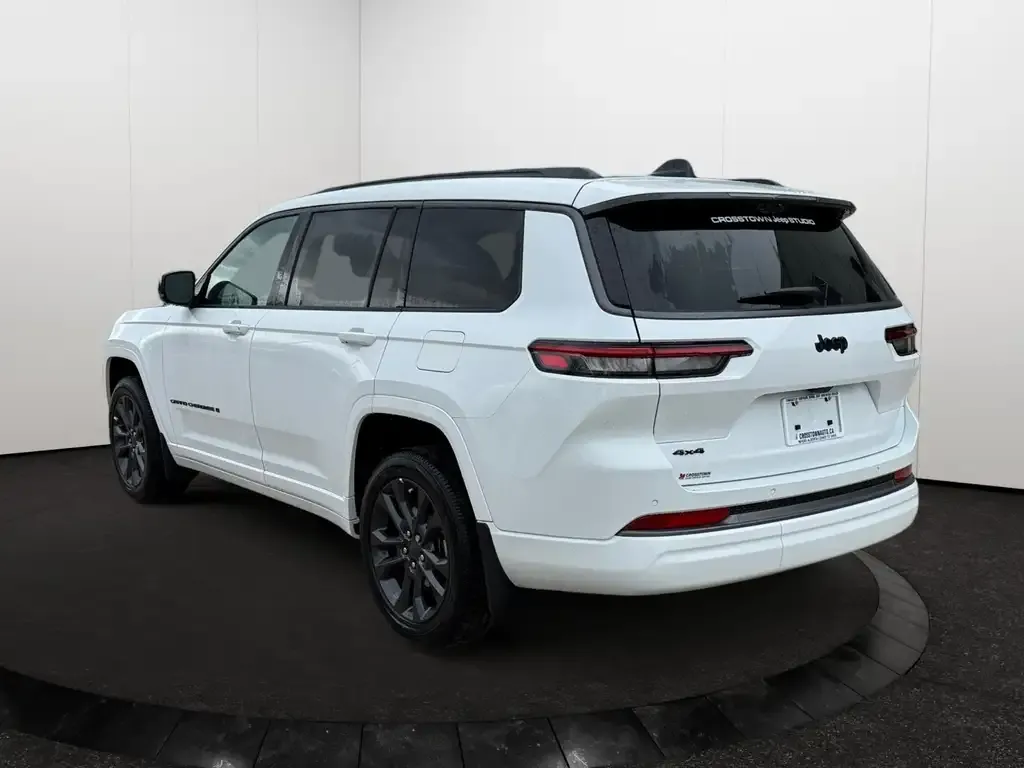 Jeep Grand Cherokee 2026 photo 4
