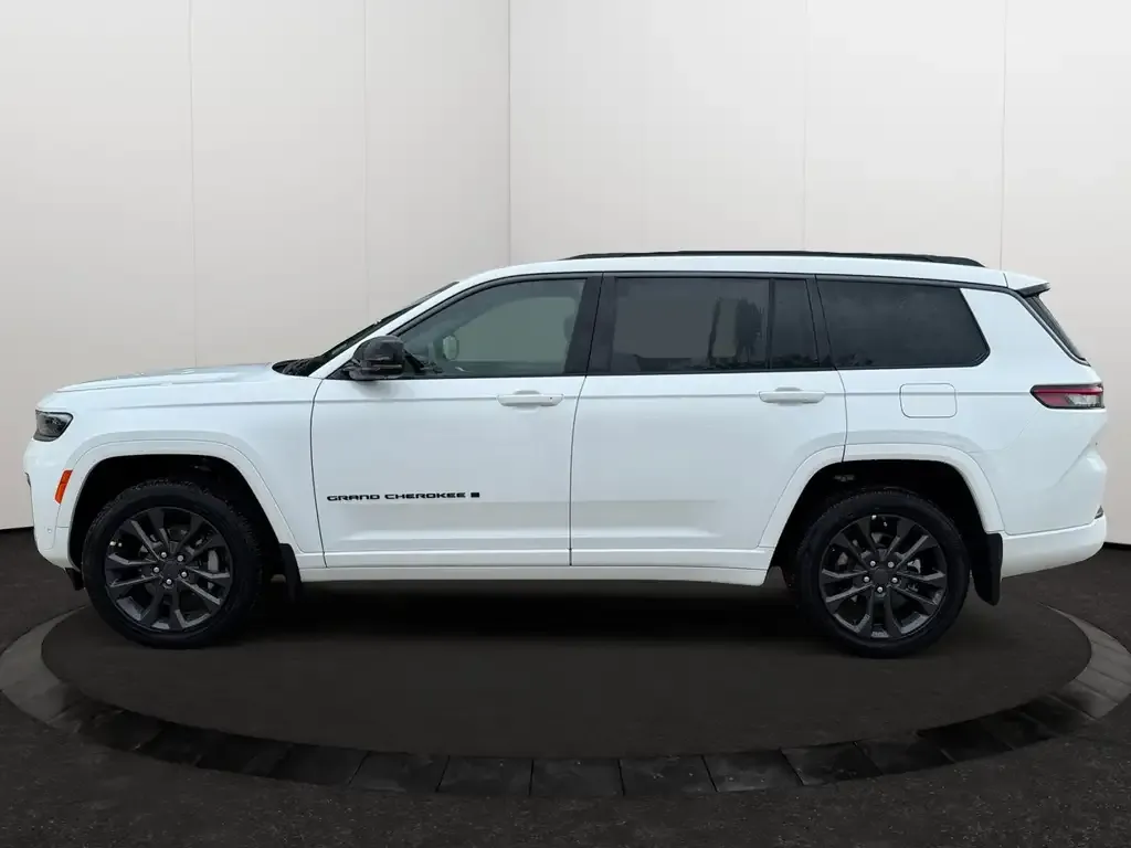 Jeep Grand Cherokee 2026 photo 2
