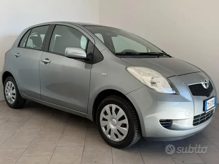 Toyota Yaris 2008 photo 2