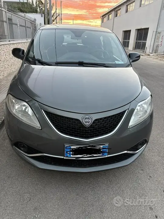Lancia Ypsilon