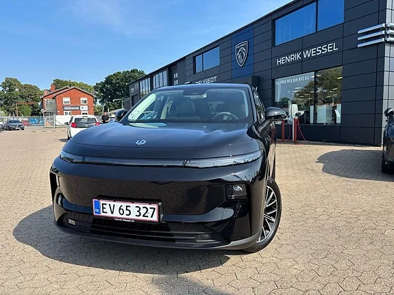 Leapmotor B10