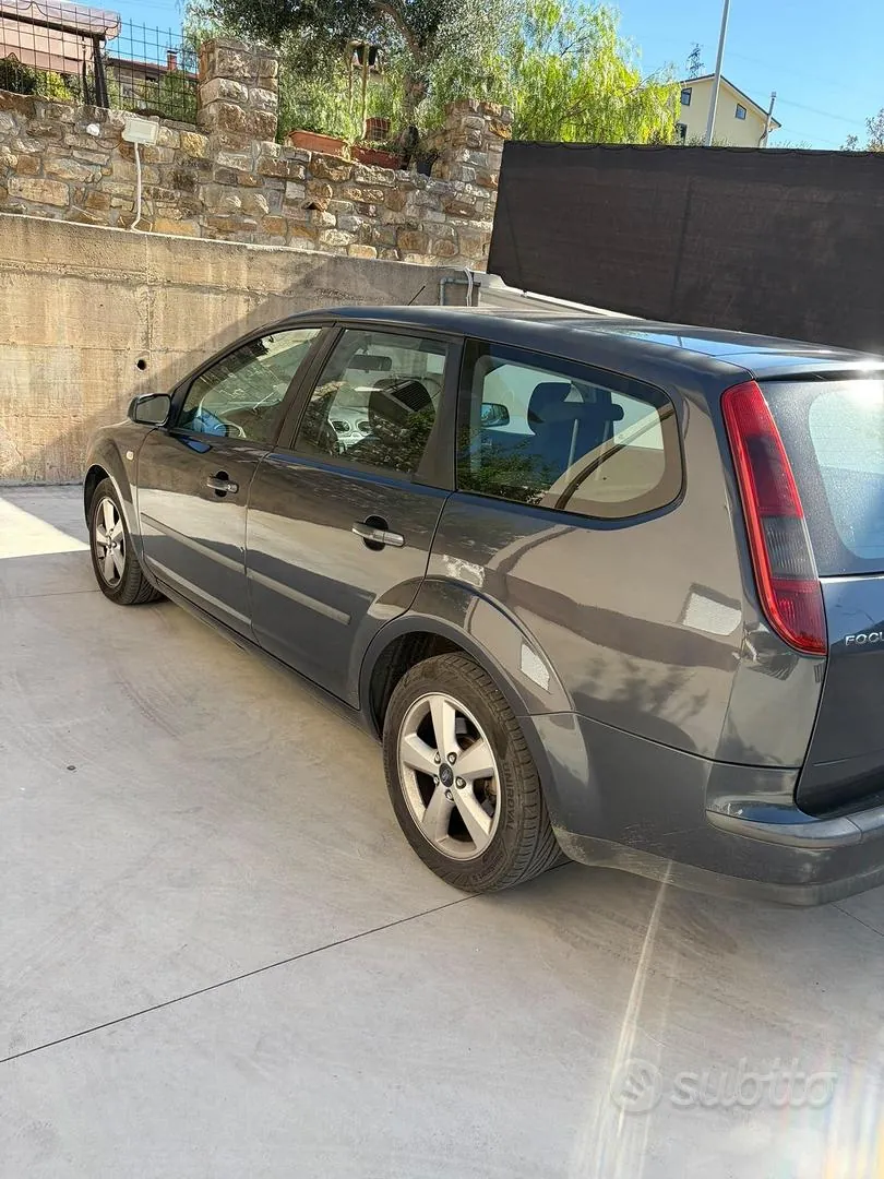 Ford Focus 2006 photo 3
