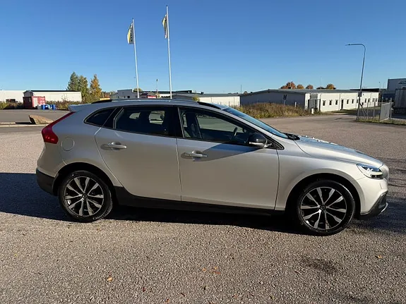 Volvo V40 Cross Country 2019 photo 5