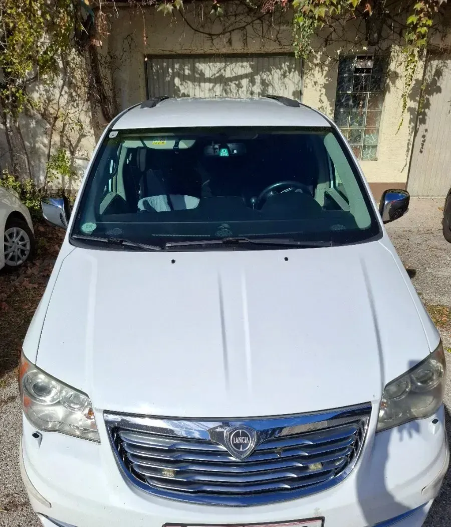 Lancia Voyager