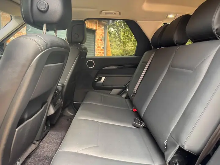 Land Rover Discovery 2024 photo 4