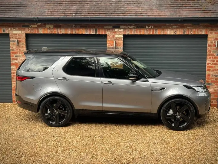 Land Rover Discovery 2024 photo 5