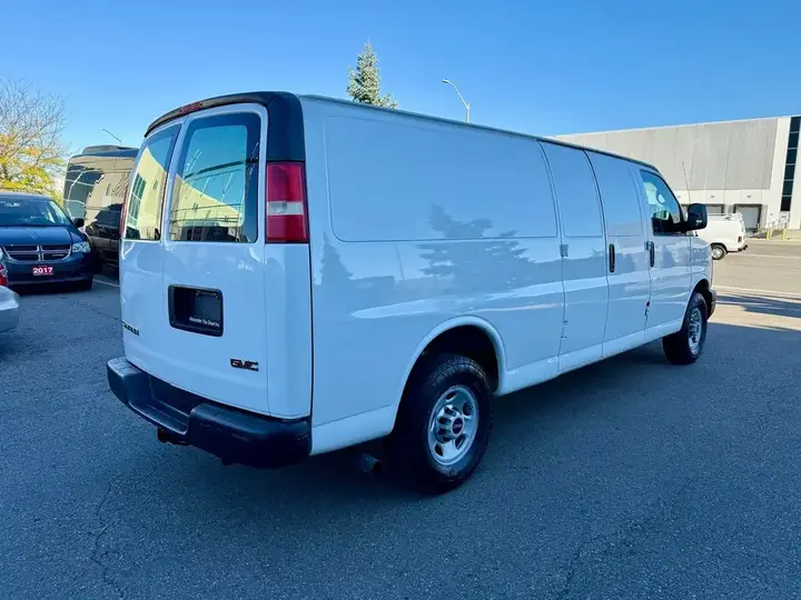 GMC Savana 2014 photo 5