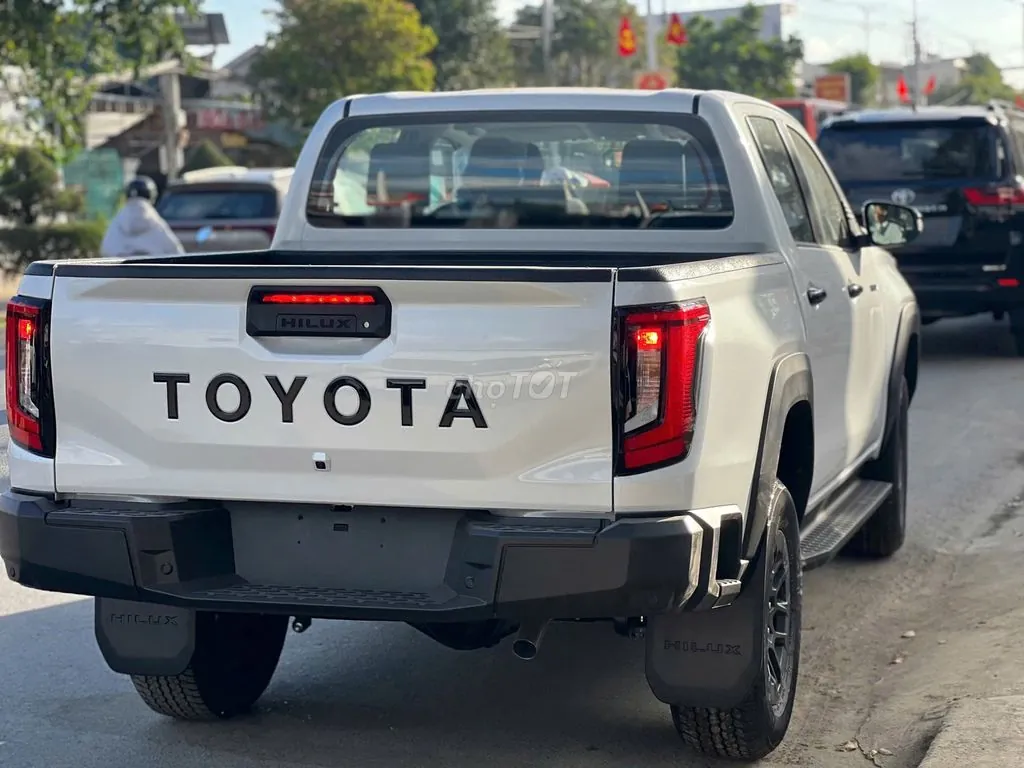Toyota Hilux 2026 photo 2