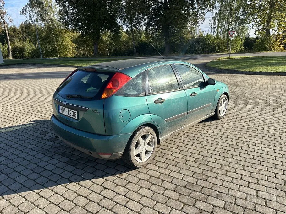 Ford Focus 1998 photo 2