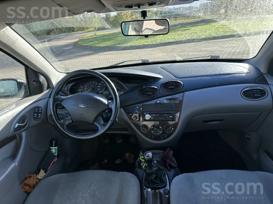 Ford Focus 1998 photo 4
