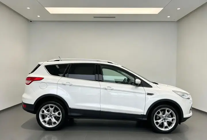 Ford Kuga 2015 photo 5