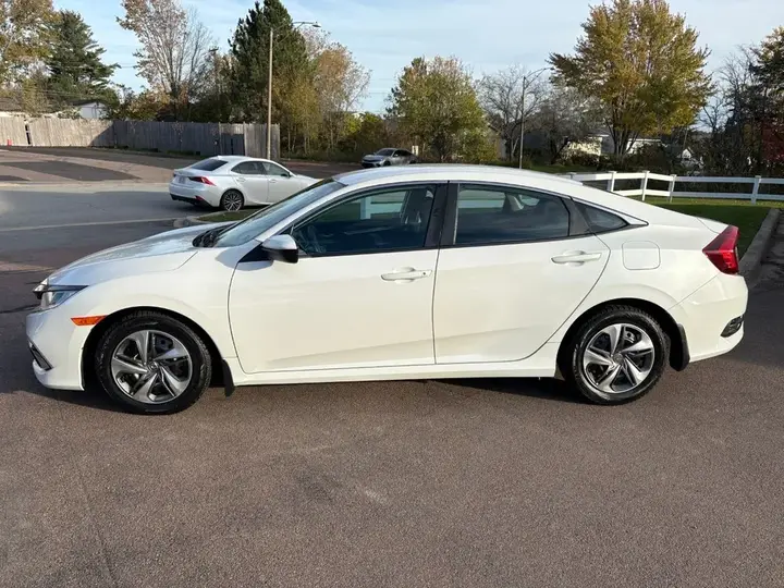 Honda Civic 2021 photo 4