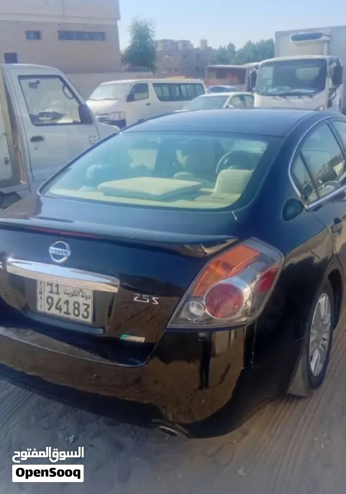 Nissan Altima 2012 photo 2