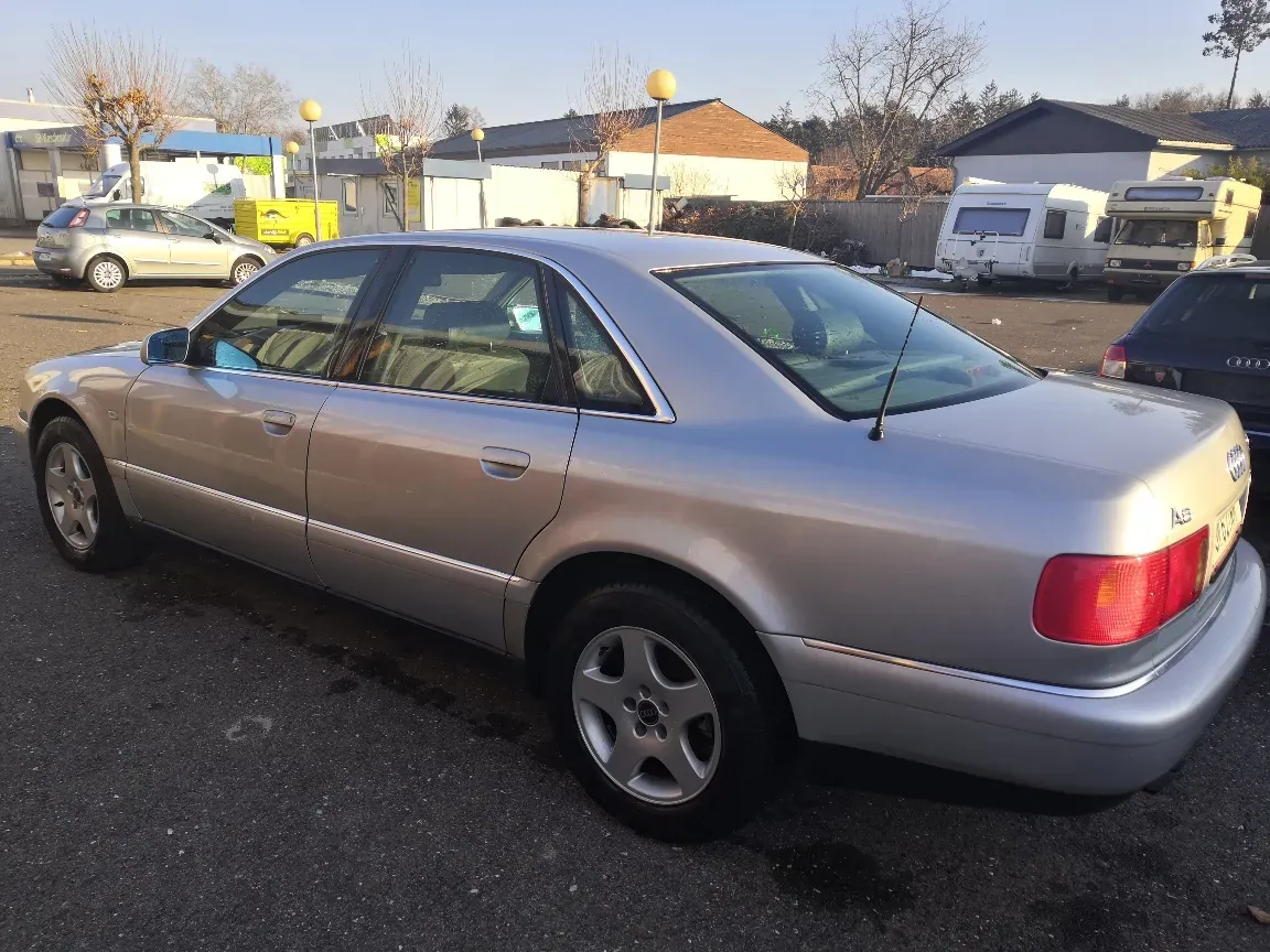 Audi A8 2000 photo 2