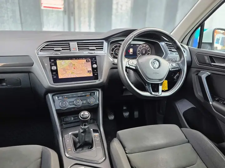 Volkswagen Tiguan 2018 photo 2