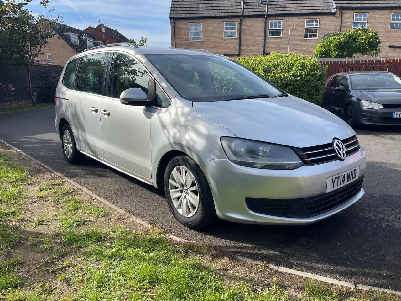 Volkswagen Sharan 2014 photo 2