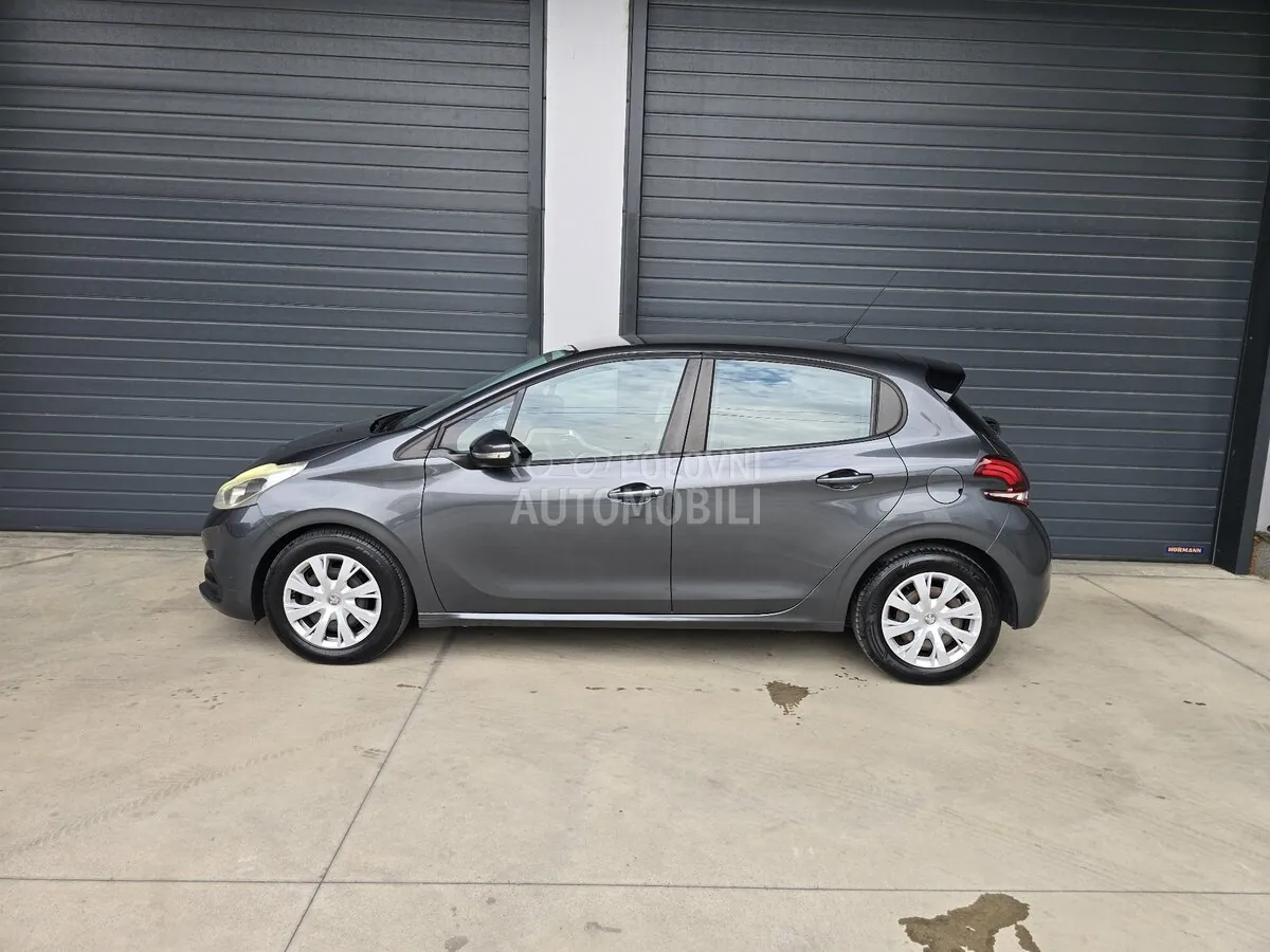Peugeot 208 2015 photo 2