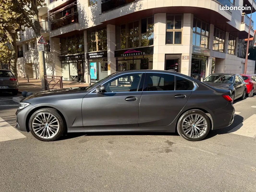 BMW 3 Series 2019 photo 3
