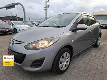 Mazda Demio 2012 photo 4
