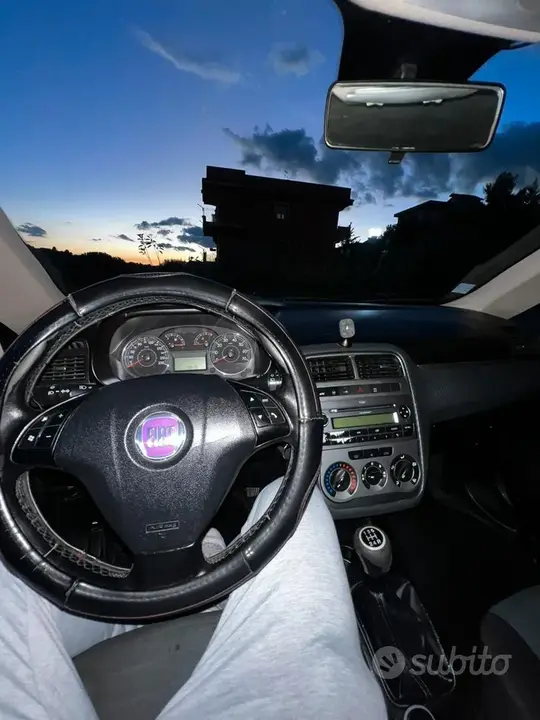 Fiat Grande Punto 2009 photo 5