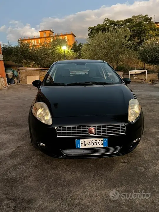 Fiat Grande Punto 2009 photo 2
