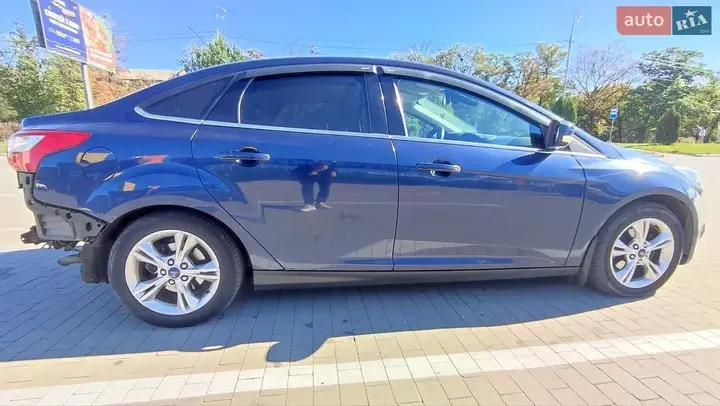 Ford Focus 2012 photo 3
