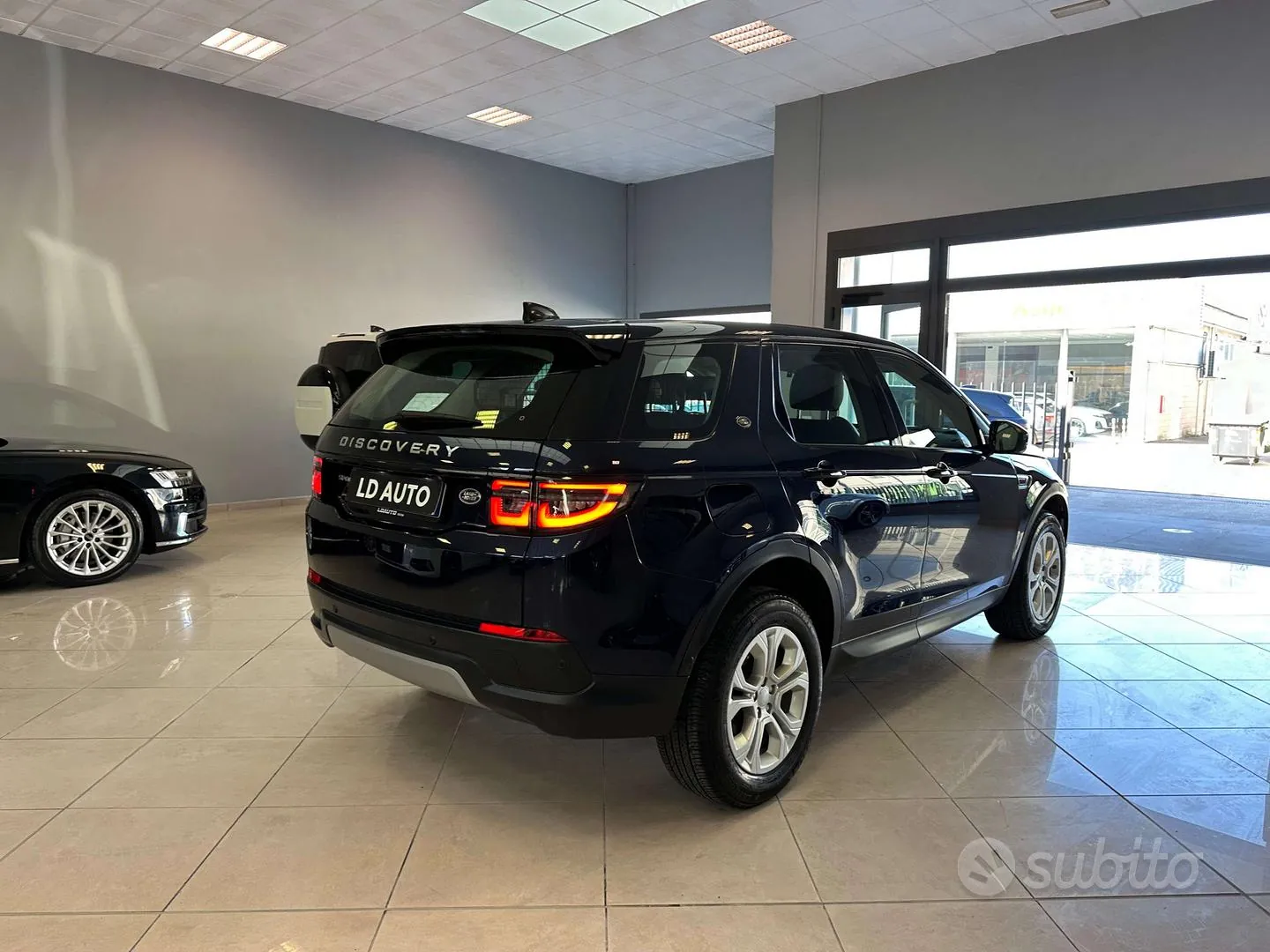 Land Rover Discovery Sport 2021 photo 4