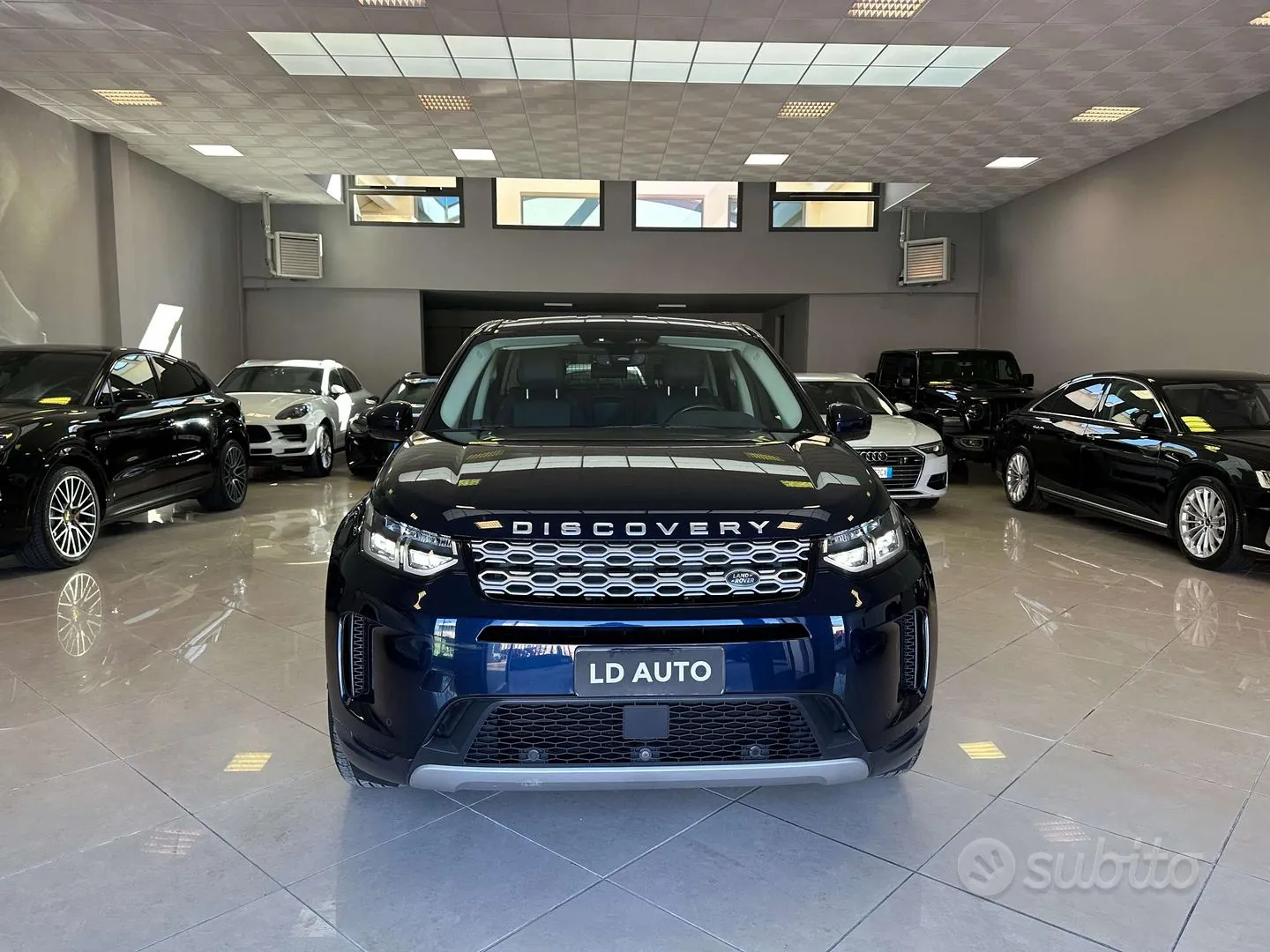 Land Rover Discovery Sport 2021 photo 2