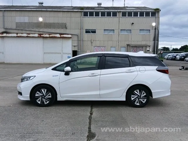 Honda Shuttle Hybrid 2019 photo 4