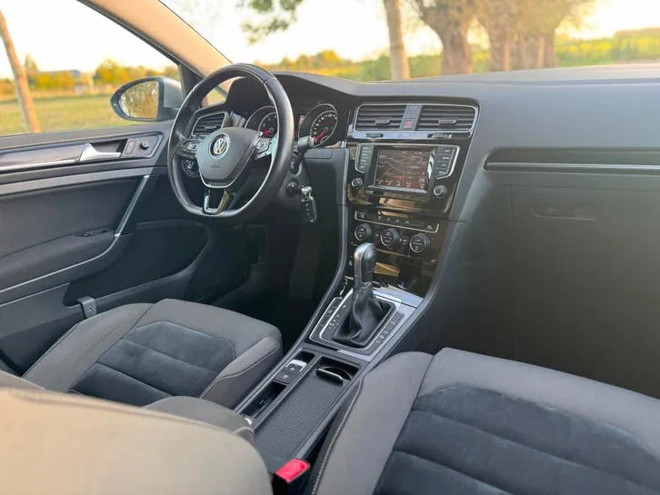 Volkswagen Golf Variant 2014 photo 2