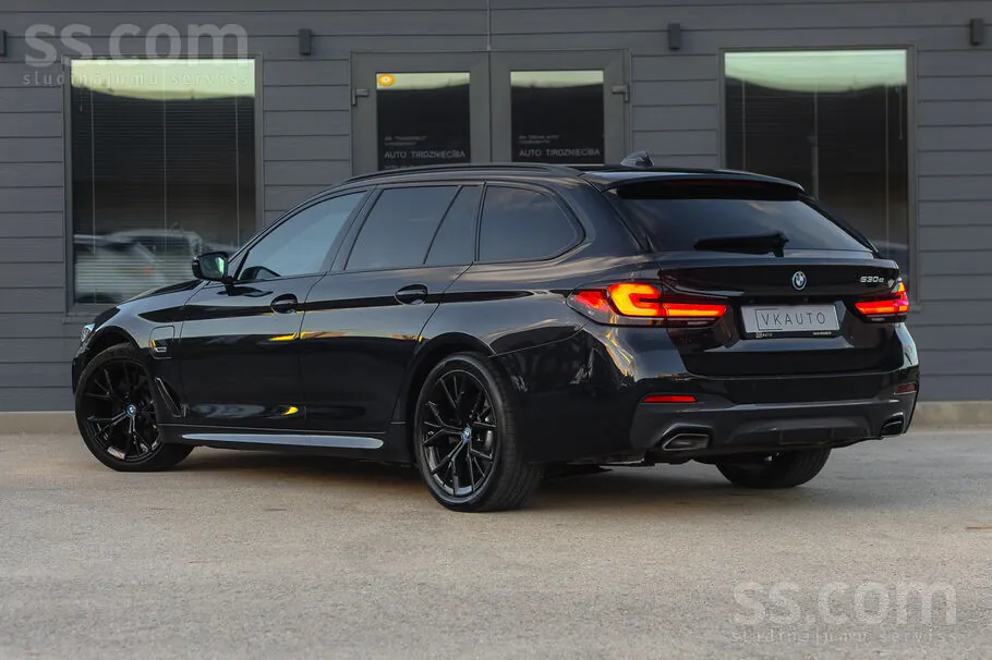 BMW 530E 2021 photo 2