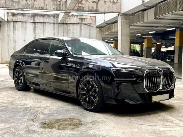 BMW I7