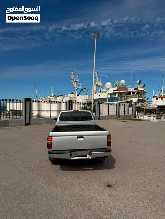 Toyota Tacoma 2003 photo 2