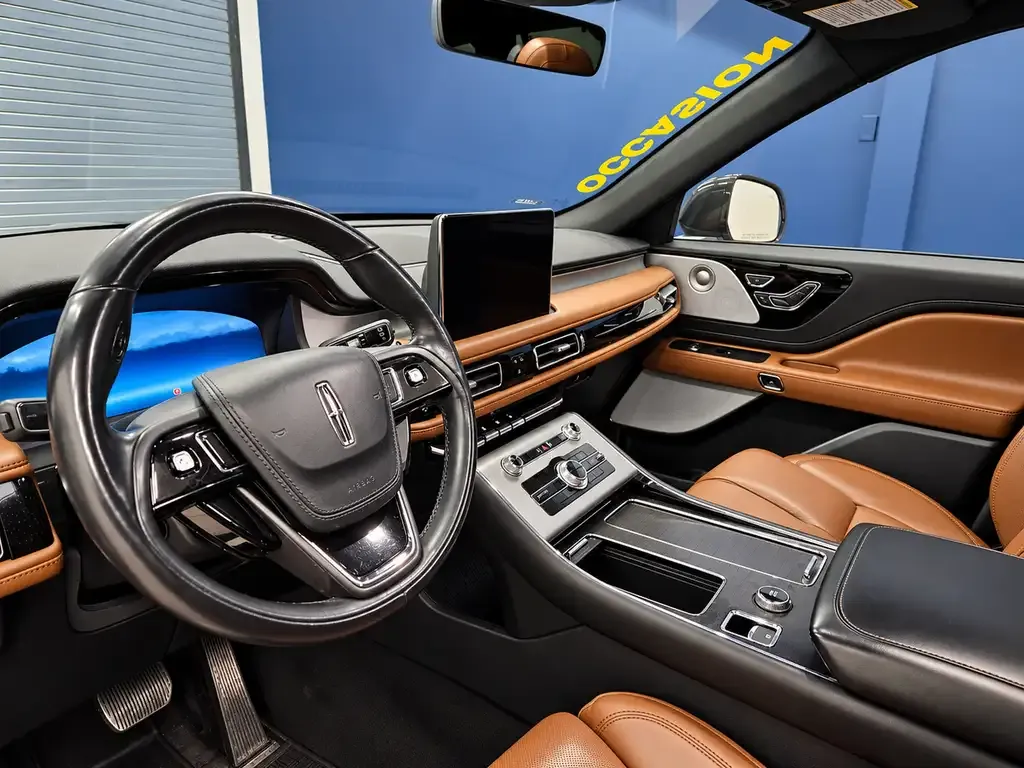 Lincoln Aviator 2023 photo 2