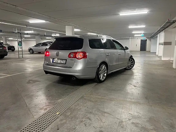 Volkswagen Passat 2010 photo 3