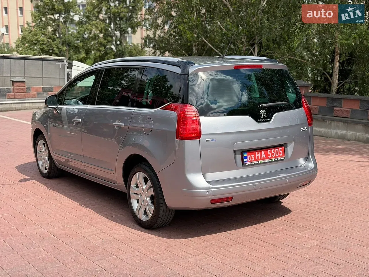 Peugeot 5008 2015 photo 3