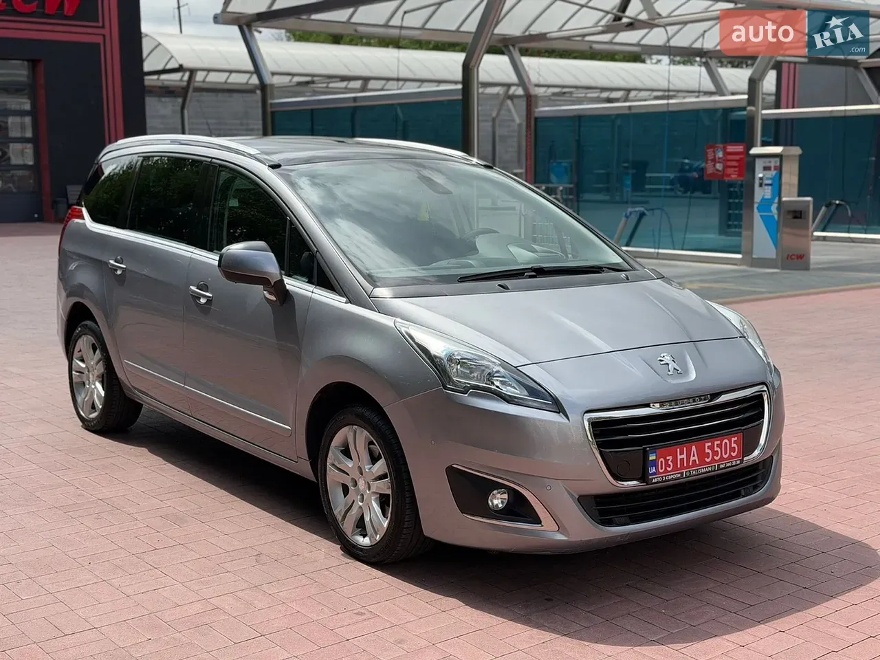 Peugeot 5008 2015 photo 2
