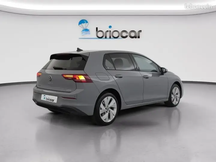Volkswagen Golf 2025 photo 5