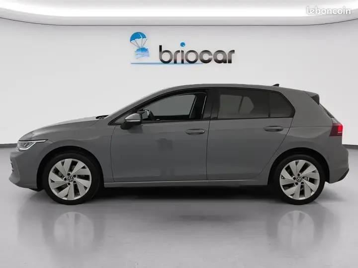 Volkswagen Golf 2025 photo 2